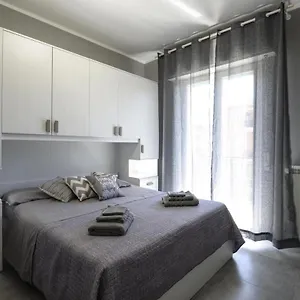 Free Parking - 5 Stelle Elegante A 100 Mt Dal Mare , Pietra Ligure Italia